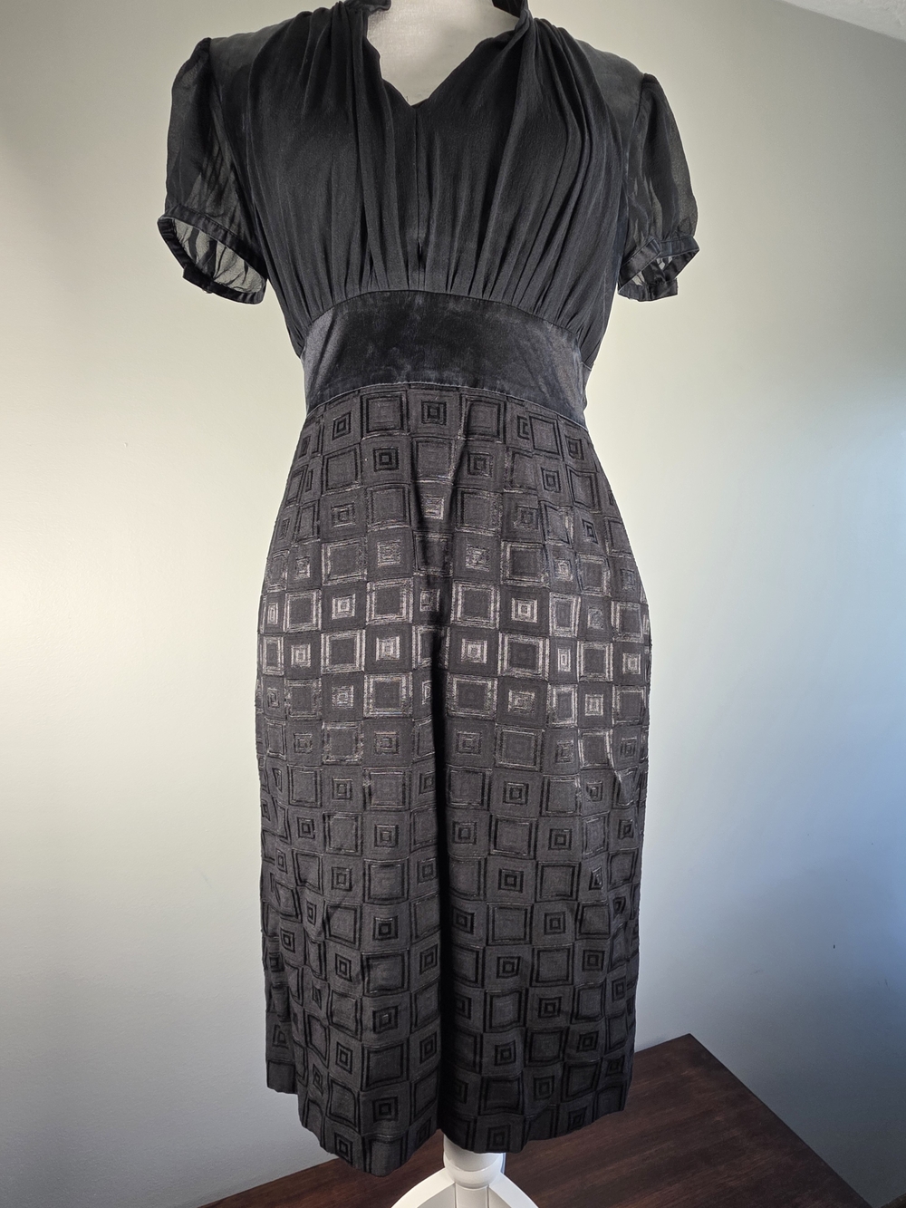 Antonio Melani Women’s Size 6 Black Silk Blend Geometric Midi Dress